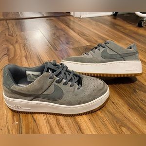 Women’s Air Jordan Low Top Platform - Grey - Size 7.5